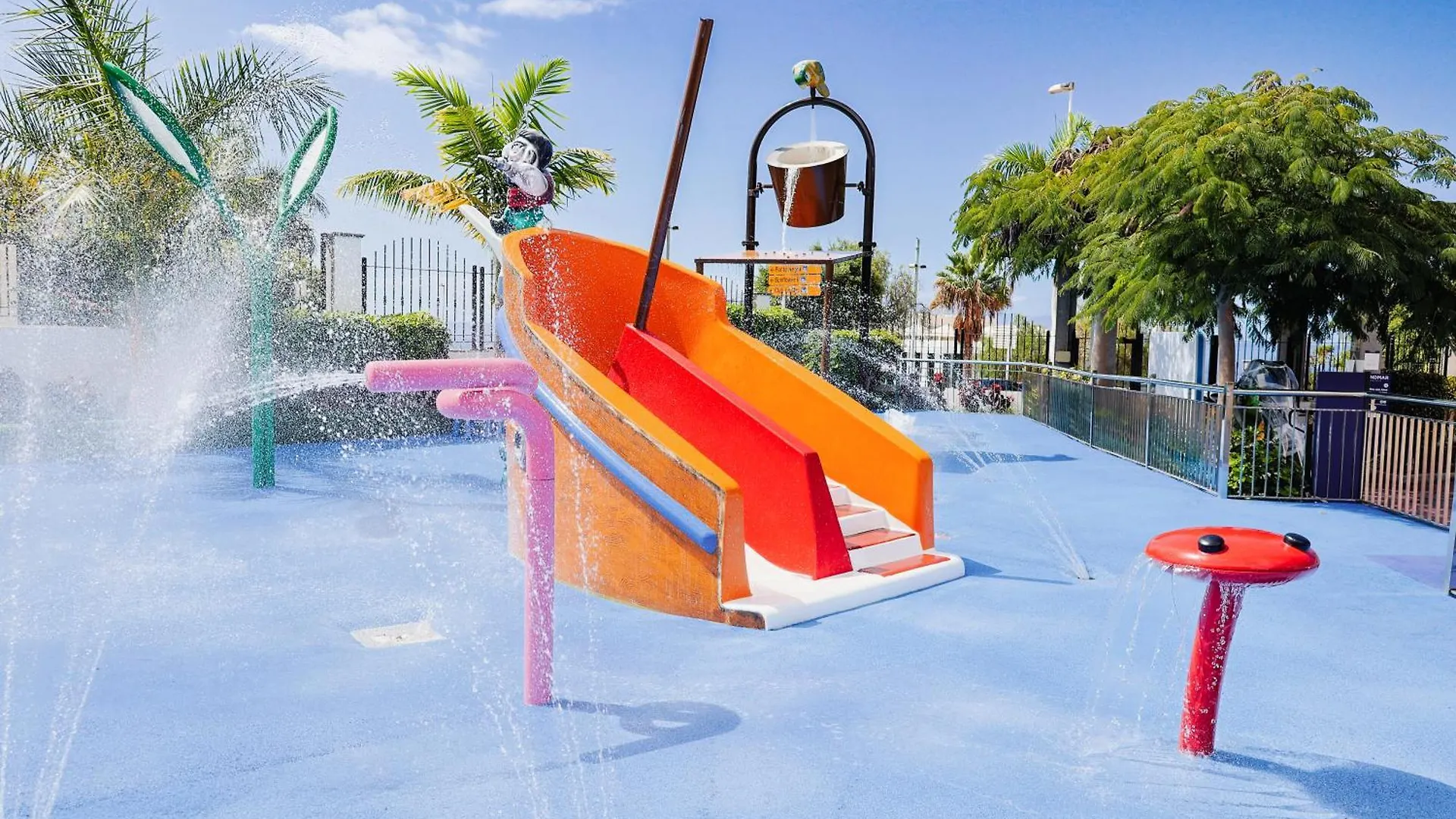 Landmar Costa Los Gigantes Family Resort Puerto de Santiago  4*, Puerto de Santiago (Tenerife)